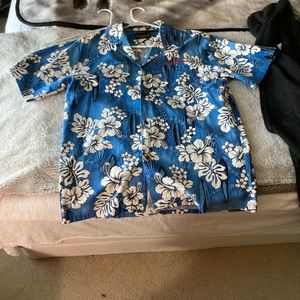 Hawaiian button up size large